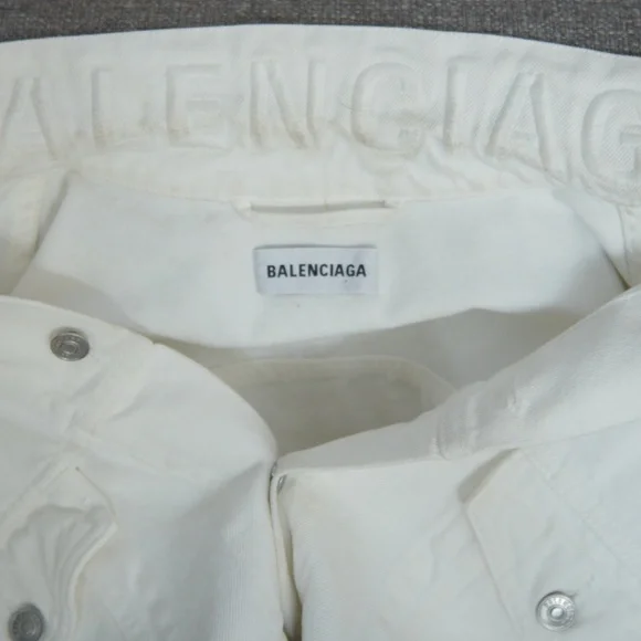Balenciaga White Denim Jacket Size 38 (M) Logo Buttons andEmbroidery 2018